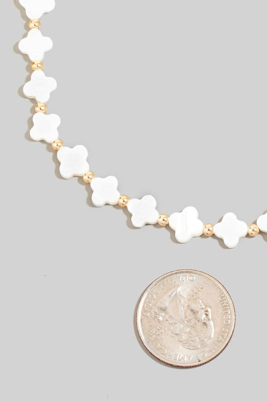 Clover chocker